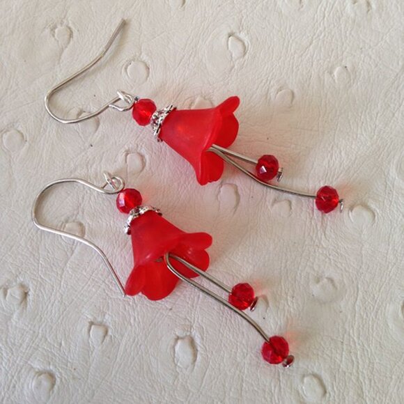 Acrylic flower earrings - Red - Picture 1 of 1